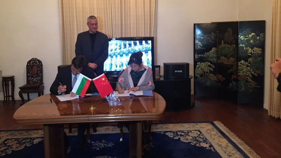 Български фирми ще произвеждат розово масло и кисело мляко с китайски партньори