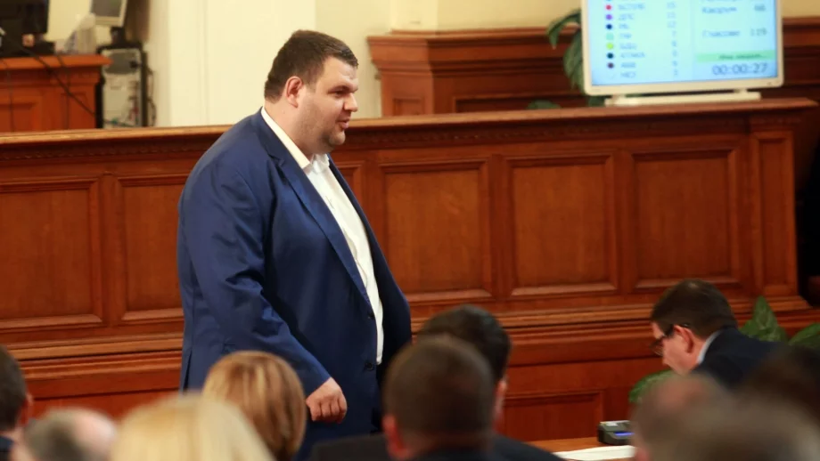 24 производства има за евентуалните връзки между Пеевски и КТБ