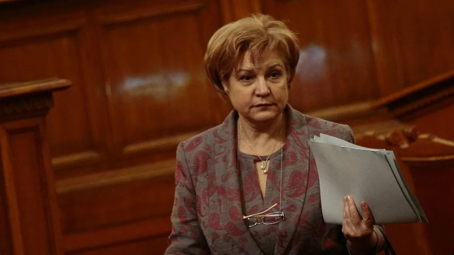 Менда Стоянова: Предлагаме общините да предоставят безвъзмездно офиси на партиите