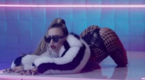 Искат СЕМ да спре новия клип на Гери-Никол