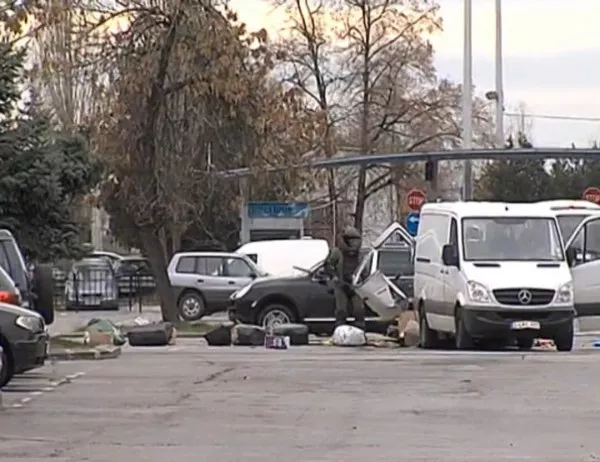 Бомбена експлозия избухна пред гръцка телевизия