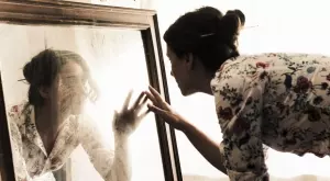 Женски виц за 18 декември 2023: Тази рокля прави ли ме дебела?