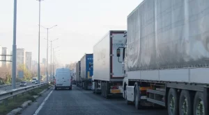 Великобритания пуска "умни" камиони до няколко години