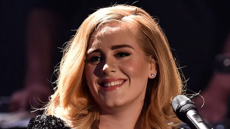 Адел стана на 32 и показа супер тяло (СНИМКА)