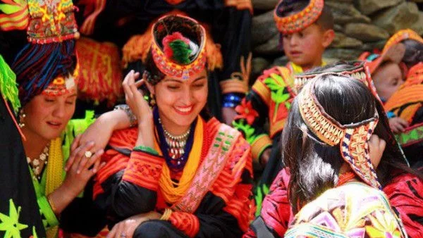 Жени от непознати светове: Хунзите и еликсирът на младостта