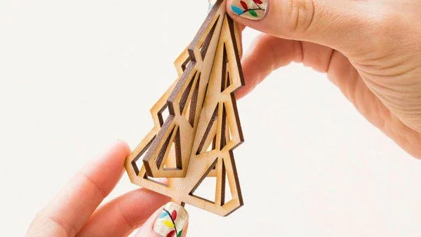 3 идеи за коледен маникюр