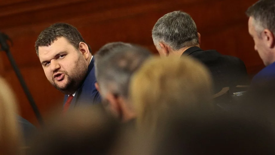 Делян Пеевски "пропуснал" да декларира частен интерес за медийния си закон