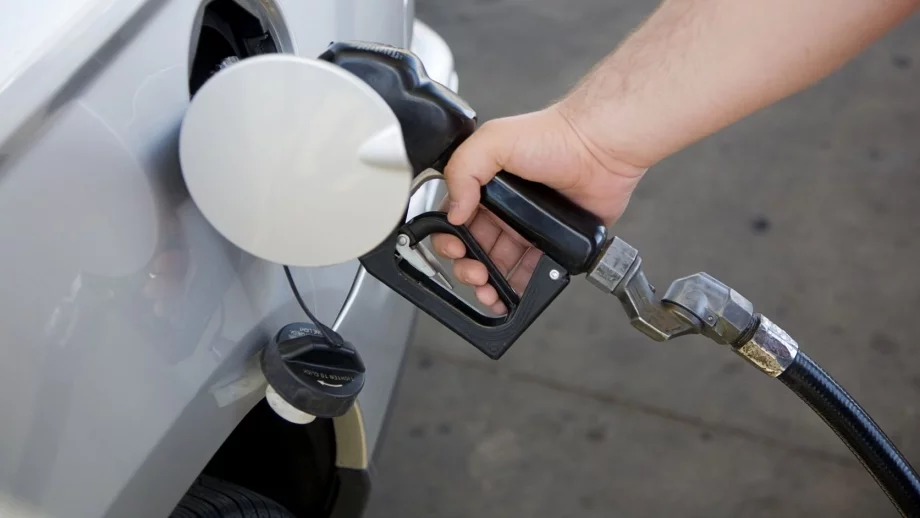 Държавата губи 800 млн. лв. годишно от ведомствени бензиностанции