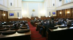 На първо четене: Банките ще пращат информация на БНБ при съмнения за акционери 