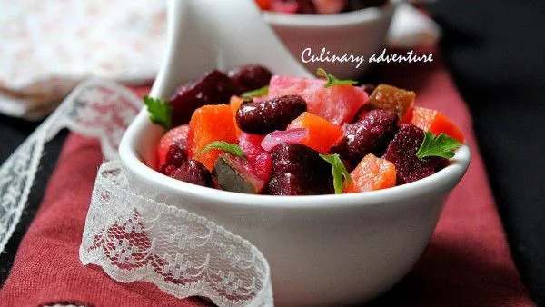 Салата с червено цвекло и боб