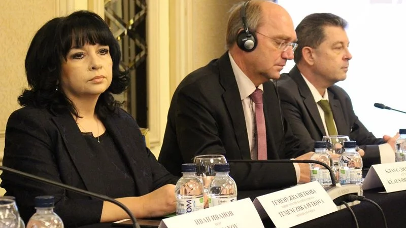 Петкова: Българите трябва да са спокойни, че ще бъдат защитени при либерализацията