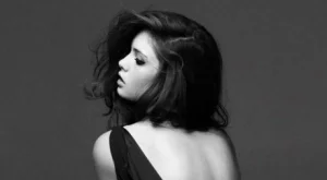 По-умна жена, по-вероятно е да е сама