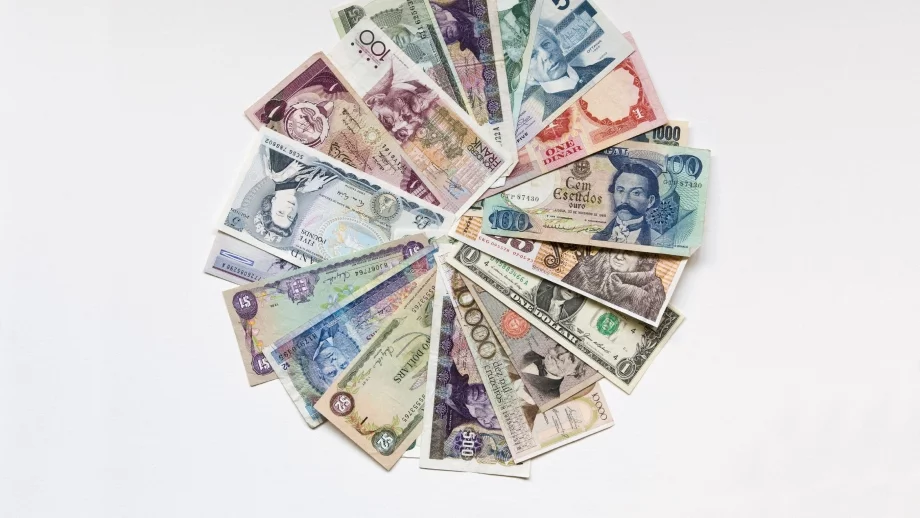 USD/JPY се понижи с 1.3% и се доближи до 115.18