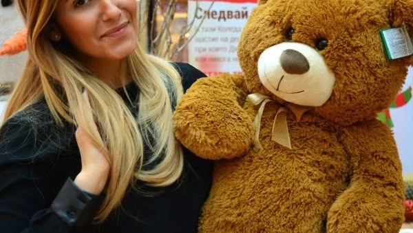 Звезди дариха детски играчки на Holiday Heroes