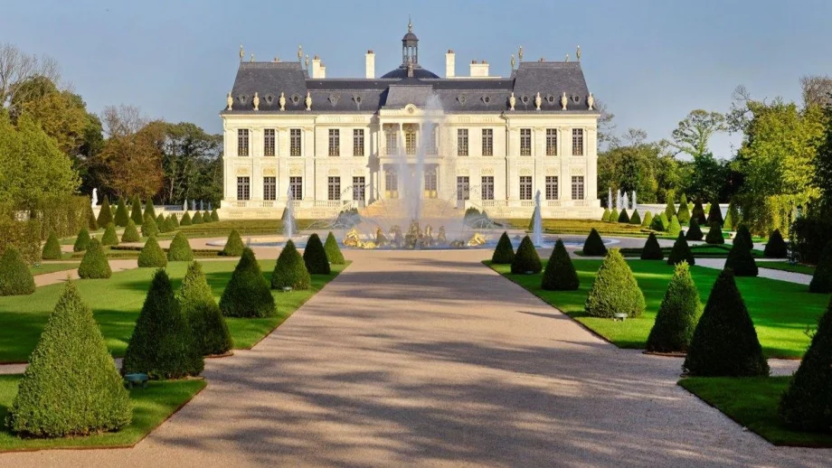 Замък край Париж бе закупен за рекордна сума