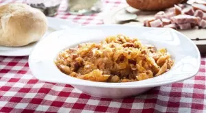 Най-вкусното свинско със зеле, което сте яли