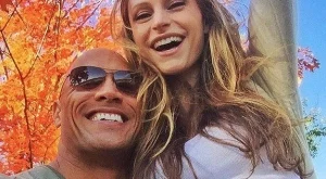 Вижте новородената дъщеря на Скалата