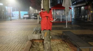 По "Витошка" оставиха якета за бедните и бездомните 