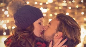 Целуни любимия и вземи 2 билета за театър на цената на 1