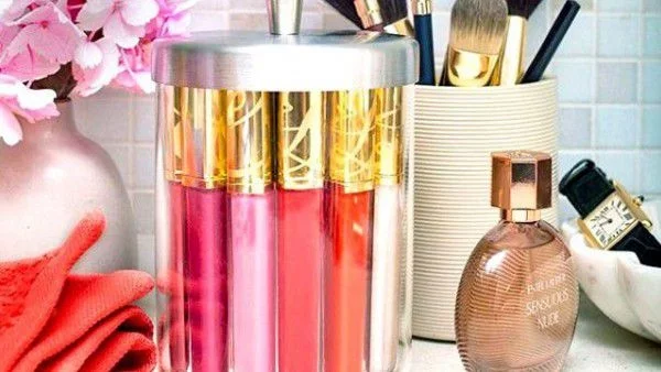 Идеи за съхранение на козметичните ти продутки