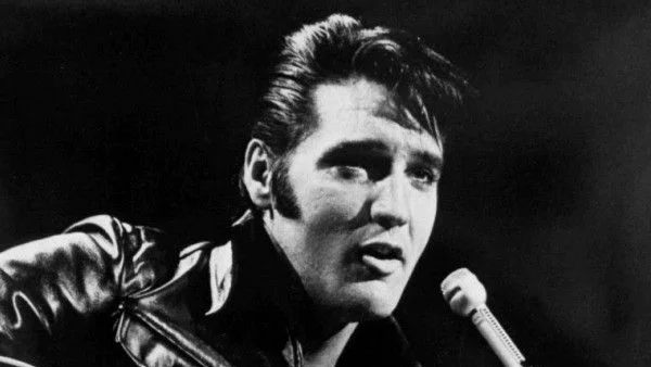 Духът на Елвис Пресли оживява в София