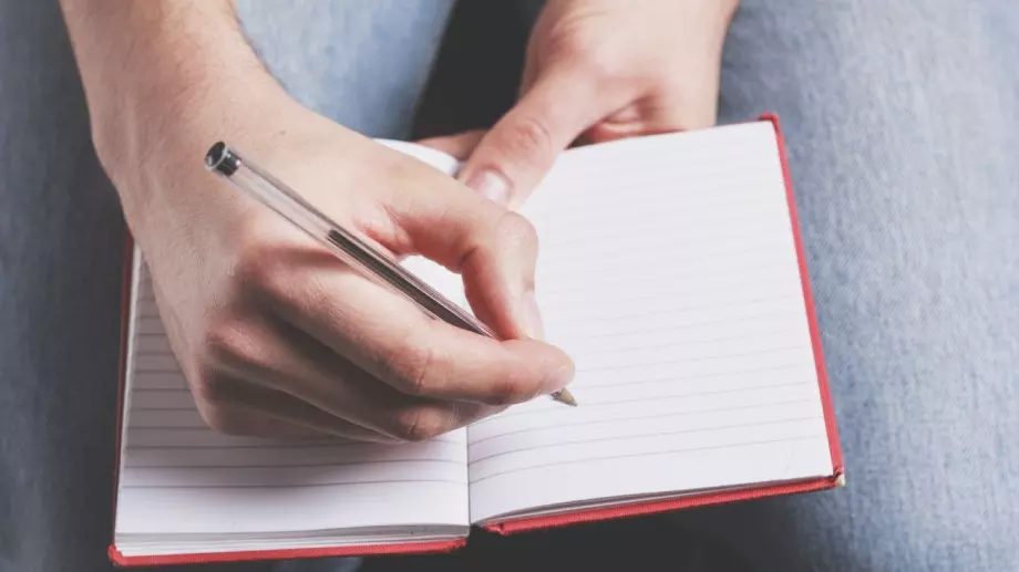 Сешоар или сушоар - как се пише правилно?