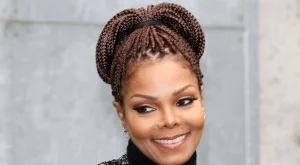 Джанет Джексън показа наедрялото си коремче