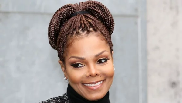 50-годишната Джанет Джексън роди