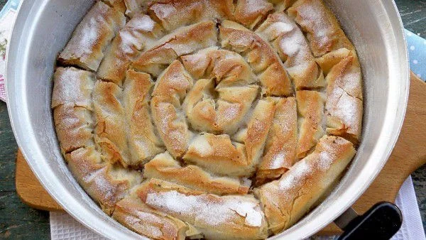 Щрудел с ябълки, круши и тиква