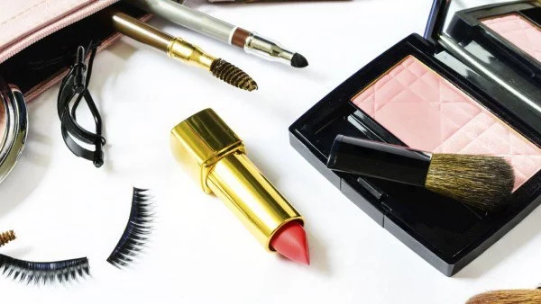 8 грешки в грима, които ни състаряват