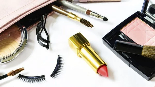 Идеи как да съхранявате козметиката си