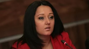 Министерствата се надпреварват да дават луди пари за абсурдни рекламни материали