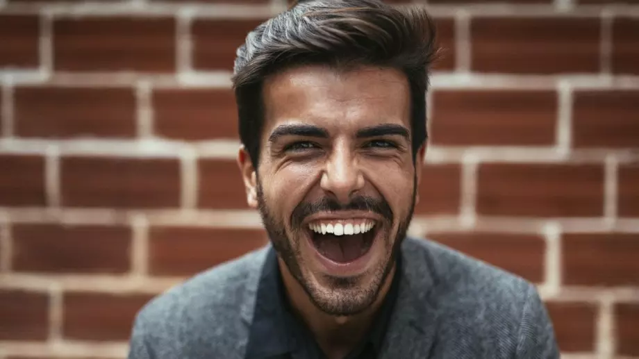 Виц за днес: Стар евреин лежи на смъртен одър