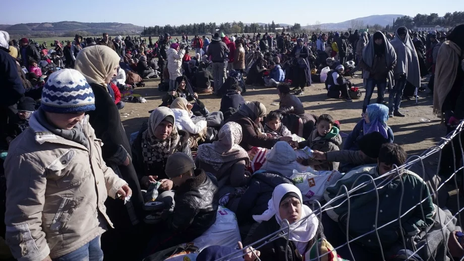 Какво точно съдържа Пактът за миграцията, който България отхвърли?