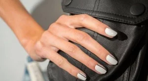 2 идеи за минималистичен маникюр