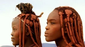 Жени от непознати светове: Червените красавици на Намибия