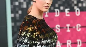 Модната линия на Тейлър Суифт покори Хонконг