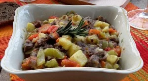 Яхния с телешки джолан