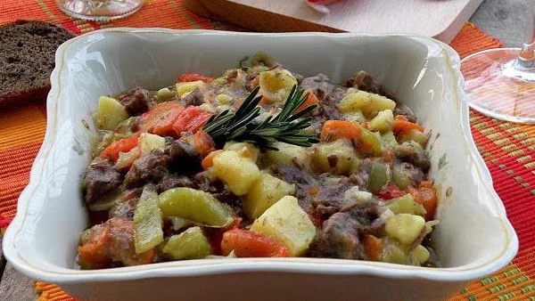 Яхния с телешки джолан