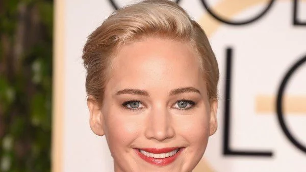 Дженифър Лорънс ще играе любовница на Кастро