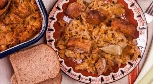 Свинско със зеле