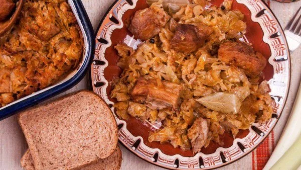 Свинско със зеле