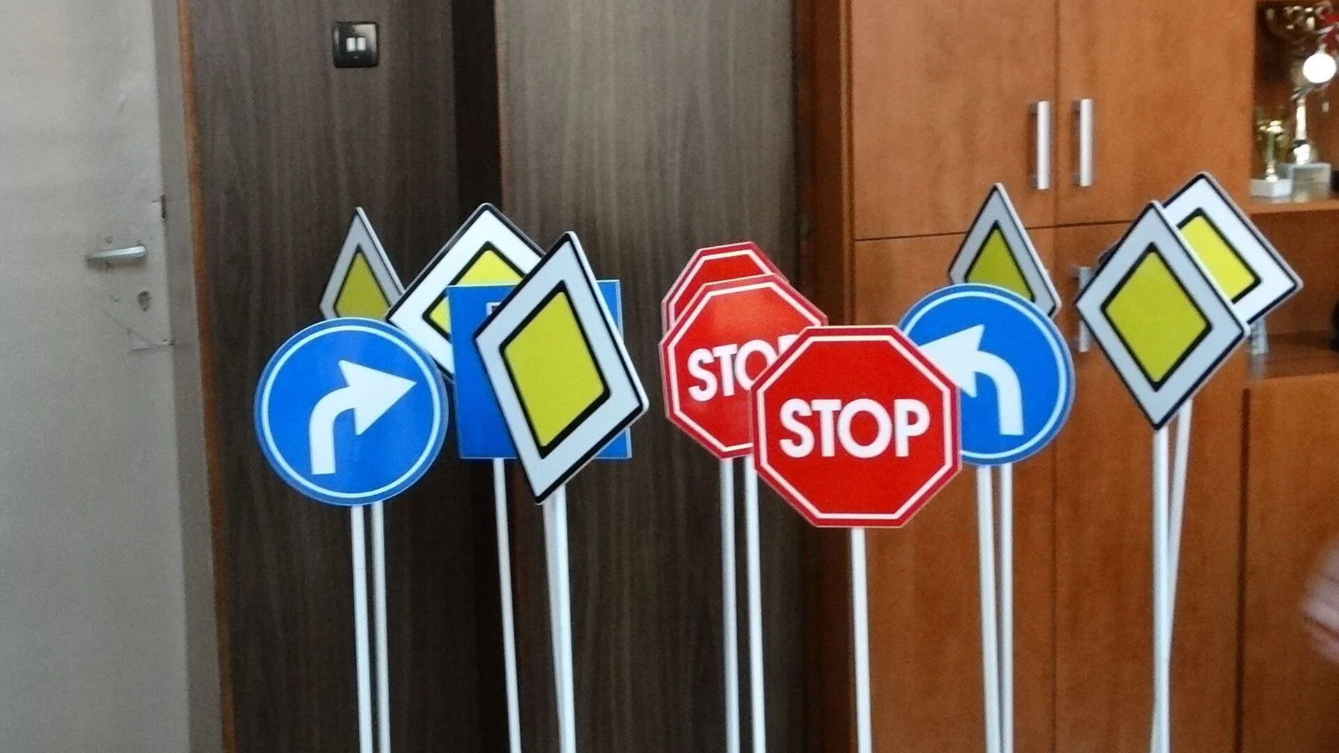 Странен, но интересен факт за пътните знаци