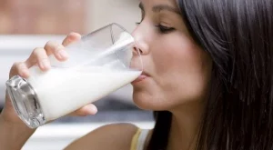 Полезно ли е всъщност млякото за костите?