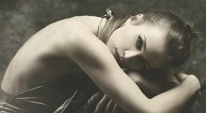 Аз съм жена. Аз съм най-силното същество... Но, как ми се плаче!