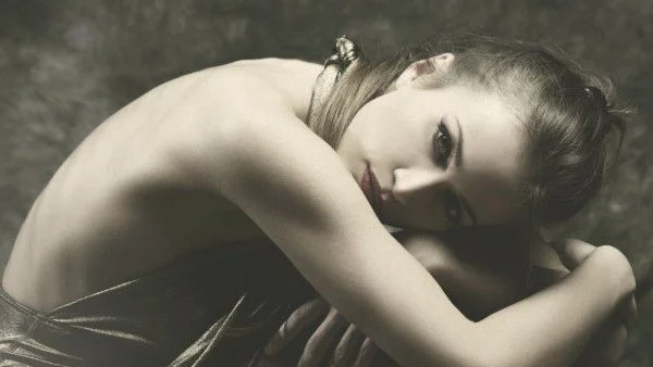 Аз съм жена. Аз съм най-силното същество... Но, как ми се плаче!