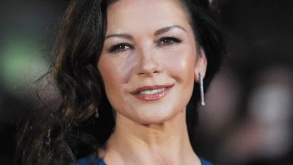 Катрин Зита-Джоунс съветва как да се грижим за лицето си