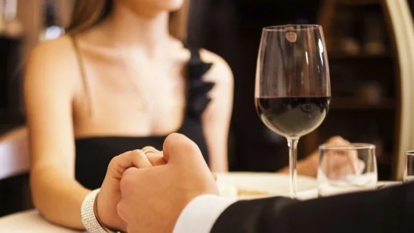 Вечеря за Св. Валентин в ресторант The View печели...