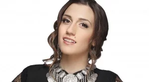 Младата фолклорна певица DIA вдъхнови бижутер