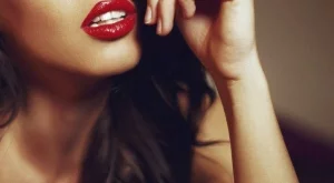 Ярки червила и естествени нюанси през пролет/лято 2016